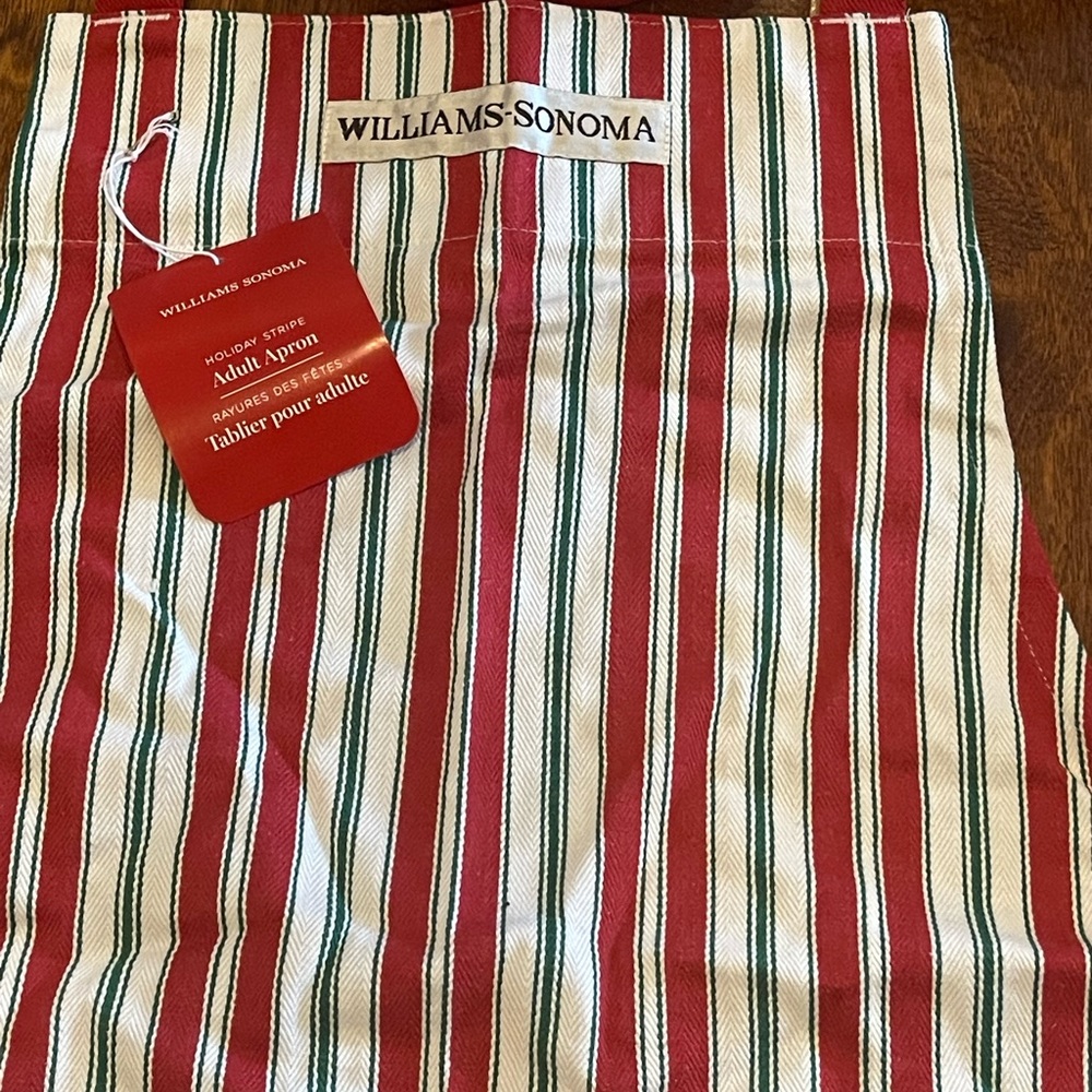NWT 8 piece William Sonoma Holiday Stripe apron set for 4 w/ potholders - Picture 2 of 7
